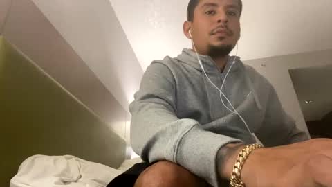 Snapshot of miamiclos1 chatting on 01/05/25, 05:09 miamiclos1 online show from 01/05/25, 05:09