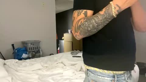 Snapshot of miamiclos1 chatting on 01/12/25, 03:49 miamiclos1 online show from 01/12/25, 03:49