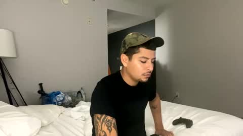 Snapshot of miamiclos1 chatting on 01/15/25, 01:45 miamiclos1 online show from 01/15/25, 01:45