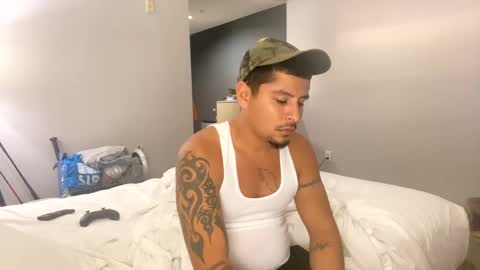 Snapshot of miamiclos1 chatting on 01/16/25, 02:41 miamiclos1 online show from 01/16/25, 02:41