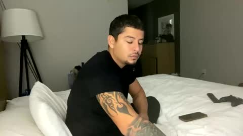 Snapshot of miamiclos1 chatting on 01/24/25, 10:00 miamiclos1 online show from 01/24/25, 10:00