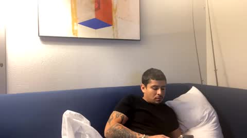 Snapshot of miamiclos1 chatting on 01/31/25, 03:20 miamiclos1 online show from 01/31/25, 03:20