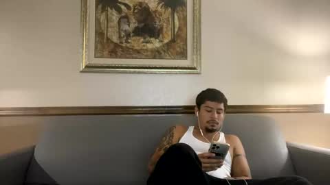 Snapshot of miamiclos1 chatting on 02/26/25, 02:25 miamiclos1 online show from 02/26/25, 02:25