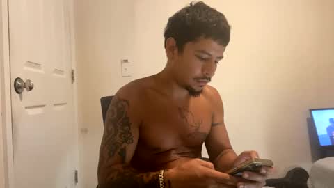 Snapshot of miamiclos1 chatting on 09/10/25, 12:05 miamiclos1 online show from 09/10/25, 12:05