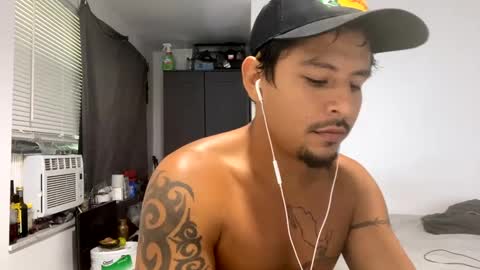 Snapshot of miamiclos1 chatting on 09/22/25, 09:39 miamiclos1 online show from 09/22/25, 09:39