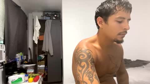 Snapshot of miamiclos1 chatting on 09/25/25, 07:39 miamiclos1 online show from 09/25/25, 07:39