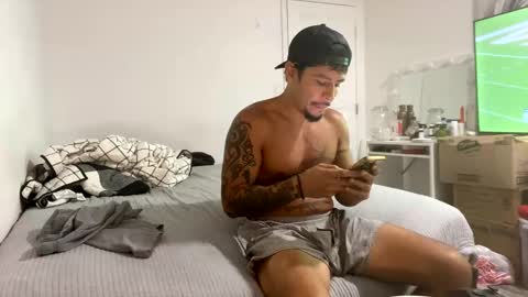 Snapshot of miamiclos1 chatting on 10/24/25, 11:23 miamiclos1 online show from 10/24/25, 11:23