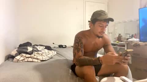 Snapshot of miamiclos1 chatting on 10/30/25, 02:02 miamiclos1 online show from 10/30/25, 02:02