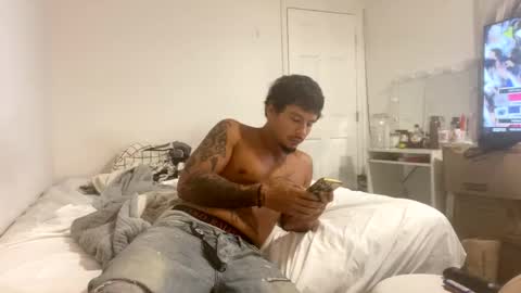 Snapshot of miamiclos1 chatting on 11/01/25, 01:57 miamiclos1 online show from 11/01/25, 01:57