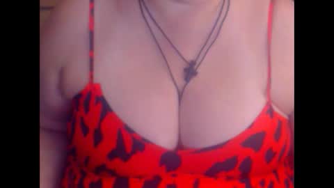 maya online show from 10/04/25, 10:02