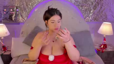 Mia   -5 7001400 Follow  online show from 12/18/25, 01:39