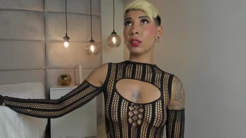 Mia Morgann online show from 01/27/25, 11:54