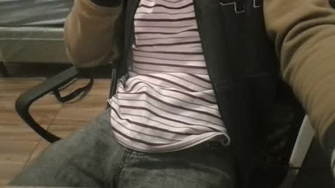 Snapshot of miamorr_ chatting on 12/18/25, 06:41 miamorr_ online show from 12/18/25, 06:41