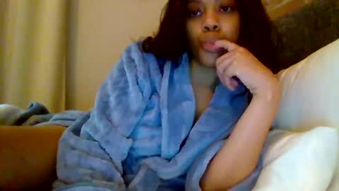 Snapshot of miamuffin8 chatting on 09/22/25, 02:08 MiaMuffn online show from 09/22/25, 02:08