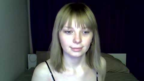 Mia online show from 03/22/26, 07:17