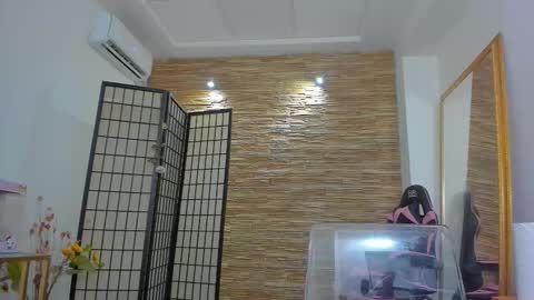 Mia  online show from 03/07/26, 07:33