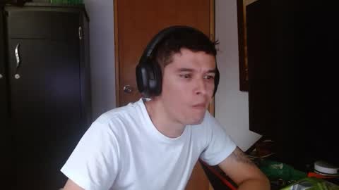 Snapshot of miaou_miaou chatting on 02/13/25, 10:33 miaou_miaou online show from 02/13/25, 10:33