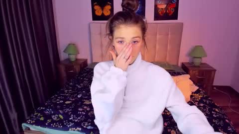 Mia online show from 12/08/24, 12:51