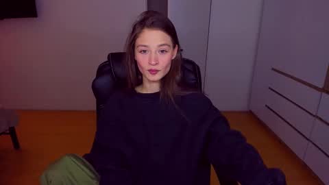 Mia online show from 02/10/25, 02:59