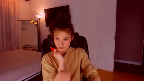 Mia online show from 02/05/26, 06:23