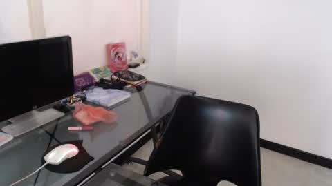 Snapshot of miapeyton chatting on 12/07/24, 02:24 Mia Peyton   online show from 12/07/24, 02:24