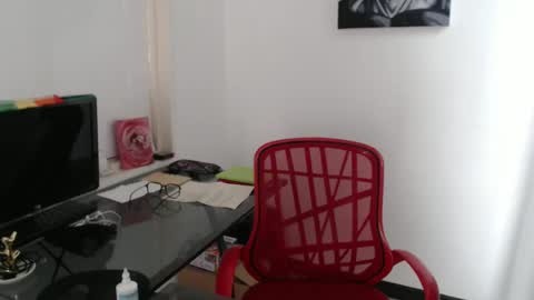 Snapshot of miapeyton chatting on 10/30/25, 03:46 Mia Peyton   online show from 10/30/25, 03:46