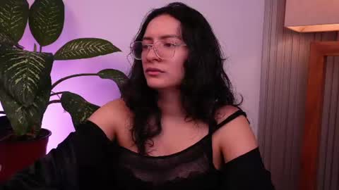 Snapshot of miaportman chatting on 06/10/26, 09:19 MIAPORTMANN online show from 06/10/26, 09:19