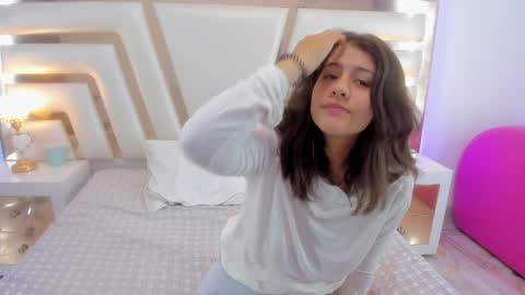 Snapshot of miaqueen021 chatting on 01/26/25, 09:40 Sweetie Mia online show from 01/26/25, 09:40