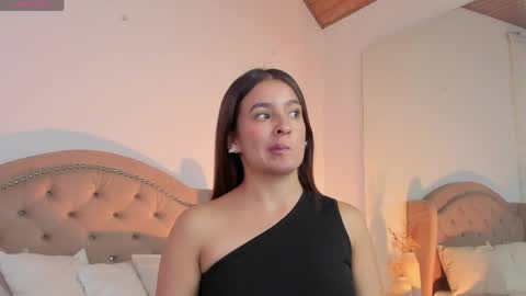 Snapshot of miarizzi chatting on 04/01/26, 11:55 miarizzi online show from 04/01/26, 11:55