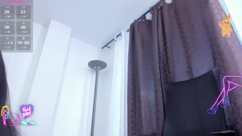 Snapshot of miarobertsmilf chatting on 05/07/26, 10:37 Mia Milf online show from 05/07/26, 10:37