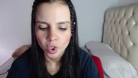 miarobinn_ online show from 12/01/24, 04:29