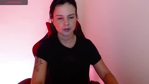 miarobinn_ online show from 10/08/25, 08:01