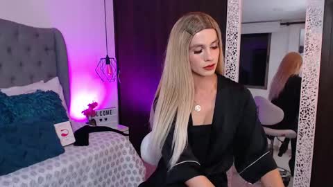 Snapshot of miaromanove_ss chatting on 12/27/24, 05:52 Mia Romanove online show from 12/27/24, 05:52