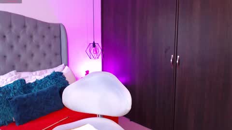 Snapshot of miaromanove_ss chatting on 02/07/25, 09:04 Mia Romanove online show from 02/07/25, 09:04