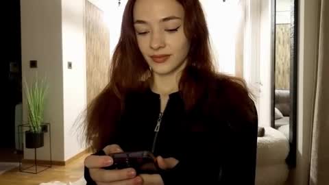 Snapshot of miarouge_me chatting on 12/16/25, 02:49 Mia online show from 12/16/25, 02:49