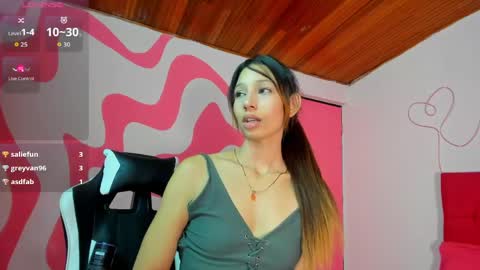 Mia Roxy online show from 04/28/26, 08:03