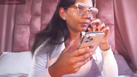 miasaandovaal 22 online show from 01/08/25, 09:01