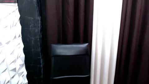 Snapshot of miasexxie chatting on 03/01/25, 12:45 mia online show from 03/01/25, 12:45