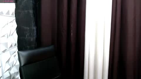 Snapshot of miasexxie chatting on 03/04/25, 03:22 mia online show from 03/04/25, 03:22