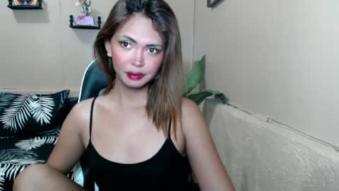 mia online show from 07/07/26, 12:02