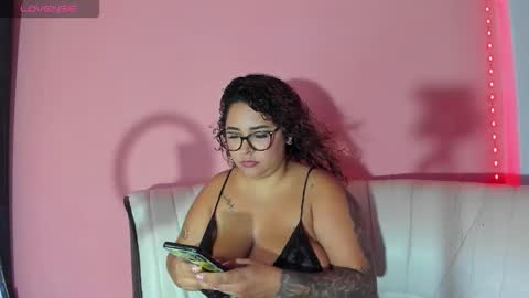 Snapshot of miasexxxydoll chatting on 06/03/26, 03:06 miasexxxydoll online show from 06/03/26, 03:06