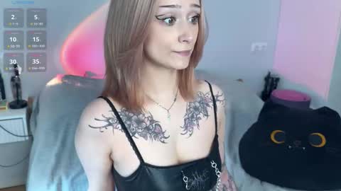 Mia online show from 03/25/26, 01:17