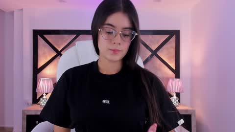 Mia online show from 12/17/24, 07:04