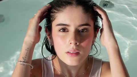 Mia online show from 02/03/25, 10:21