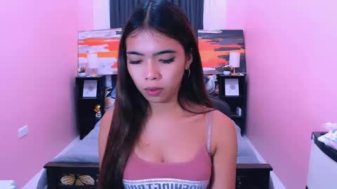 Snapshot of miasmith09 chatting on 05/05/26, 01:46 Pau and jence online show from 05/05/26, 01:46