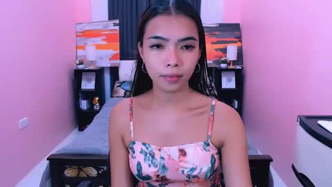 Snapshot of miasmith09 chatting on 05/11/26, 11:16 Pau and jence online show from 05/11/26, 11:16