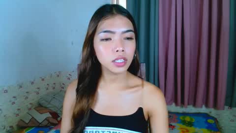 Snapshot of miasmith09 chatting on 05/18/26, 04:29 Pau and jence online show from 05/18/26, 04:29