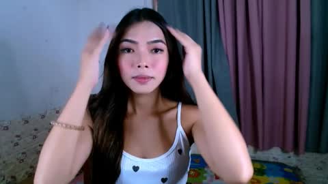 Snapshot of miasmith09 chatting on 05/21/26, 02:40 Pau and jence online show from 05/21/26, 02:40