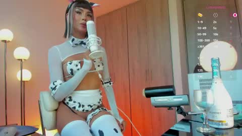 Mia  instagram miasspell online show from 04/19/26, 02:16