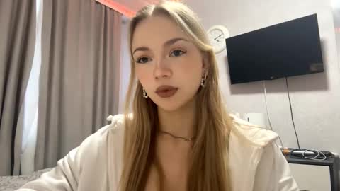 Milana online show from 02/04/26, 12:00